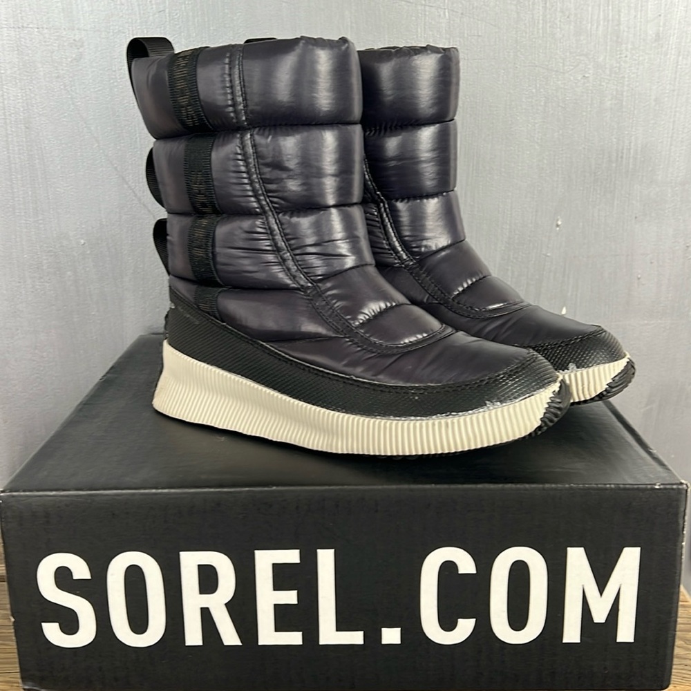 Sorel Out N About Puffy Mid Waterproof Winter Boots Navy size 7